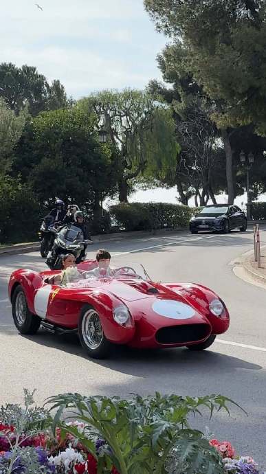 勒克莱尔婚礼上价值4000万美元的法拉利古董跑车具体是什么型号？