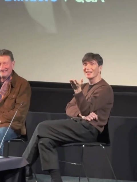 基莲墨菲问答活动逗笑观众