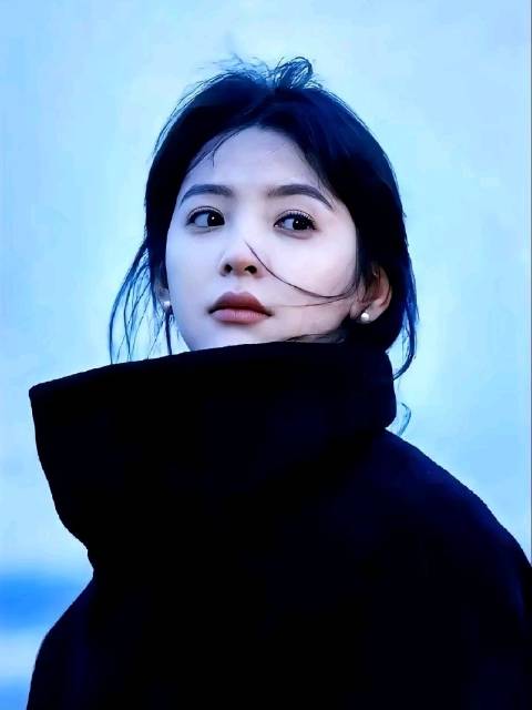 章若楠无缝衔接新剧搭档李现，清新形象获观众喜爱