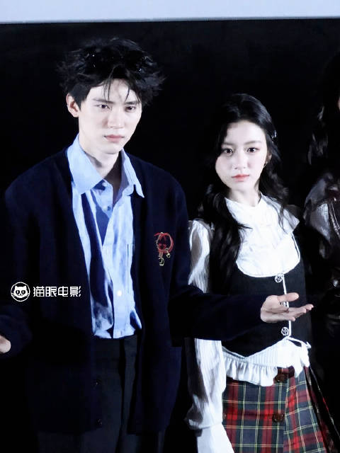 少男少女看起来很萌捏一起来看《江湖夜雨十年灯》！@周翊然Tz