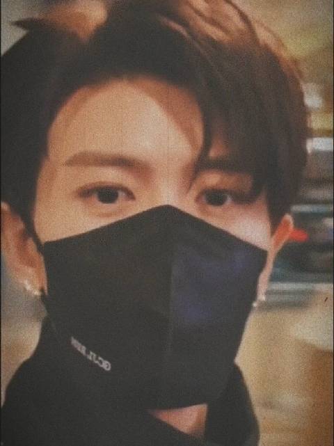 朝暮与年岁并往， 愿与你一同行至天光 —— 任嘉伦