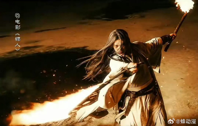 春节档电影《镖人：风起大漠》是如何实现票房逆跌的？