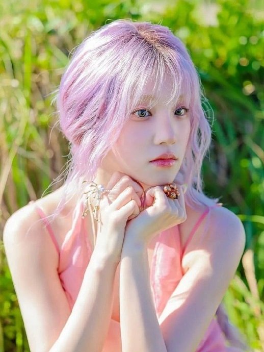 宋雨琦新造型“瓷娃娃”美出圈！揭秘舞台百变美学背后的野心