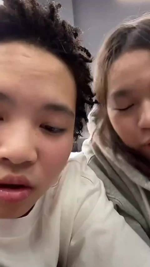 全红婵和世界冠军刘清漪一起直播了，支持中国跳水队、中国霹雳舞