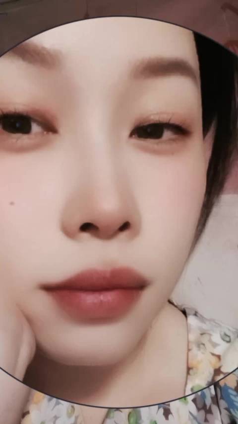 快来试试这个头像