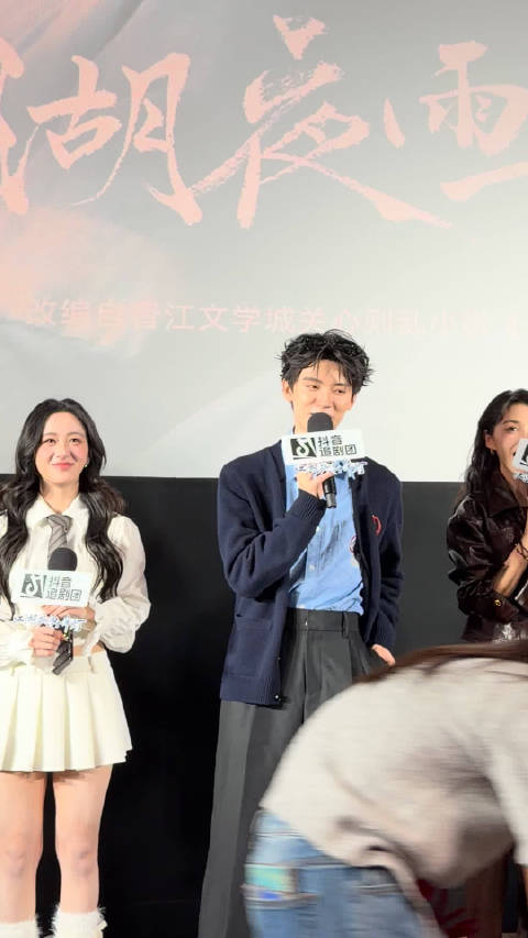 周翊然还原你是我婆娘 “慕清晏每天一睁眼就是找昭昭妹妹”