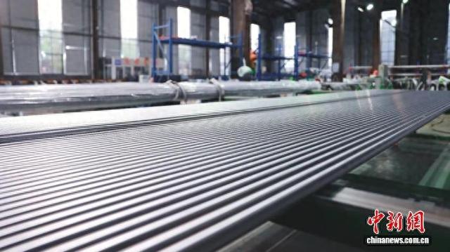 恒源钢业生产的不锈钢无缝钢管。 陈雅芳 供图