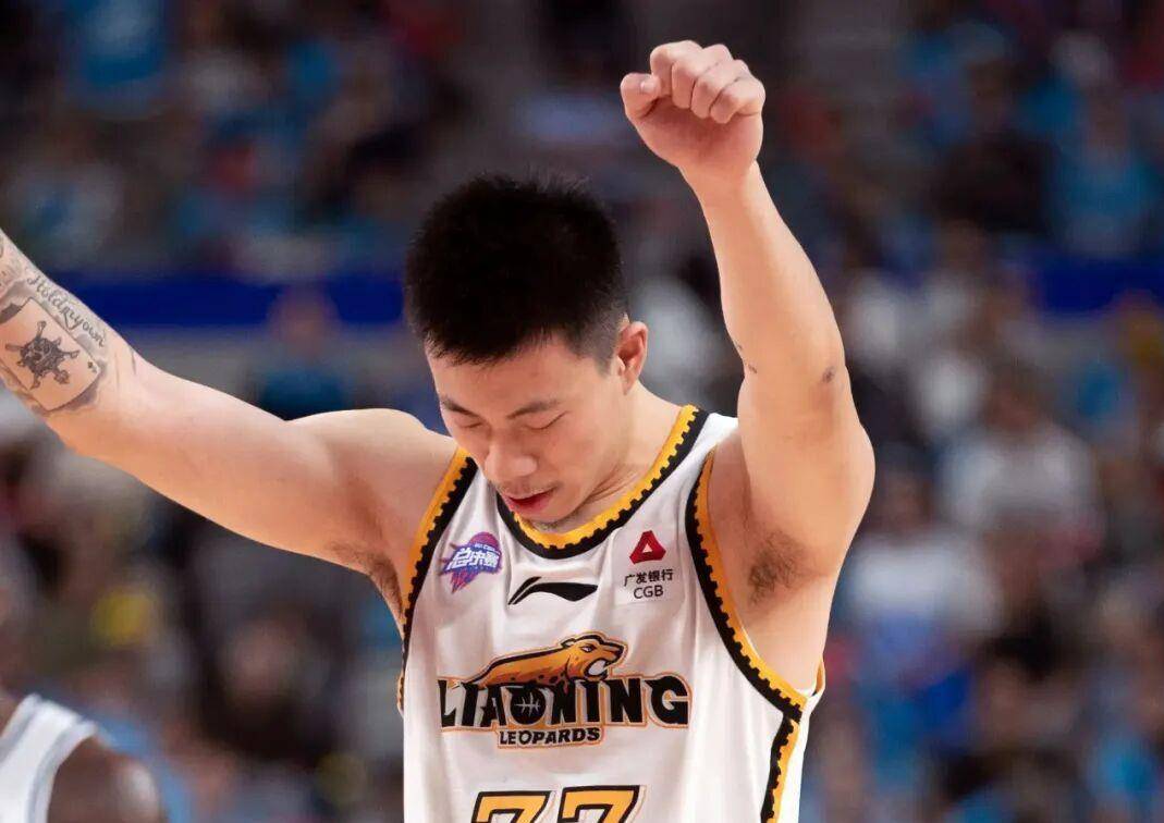 杨鸣痛失两大爱将，张镇麟加盟上海，韩德君到底退不退役?