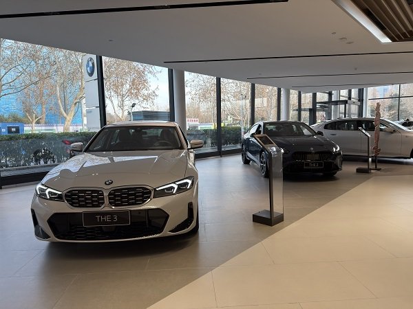 德系豪华车新年搞“突袭”？宝马开年官降最高30万