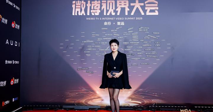 凯丽为女性穿衣自由发声火上热搜！戏骨亦潮人，演技时尚双在线