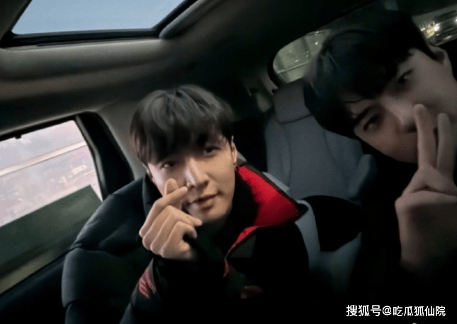 吴世勋泡泡晒合照:EXO双勋同框，引爆粉丝回忆杀