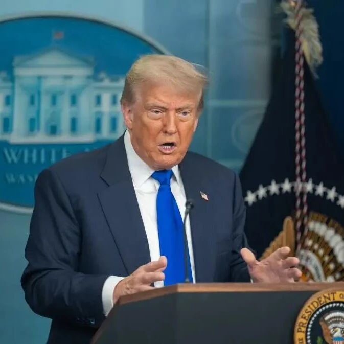 特朗普：美军将彻底摧毁伊朗海军