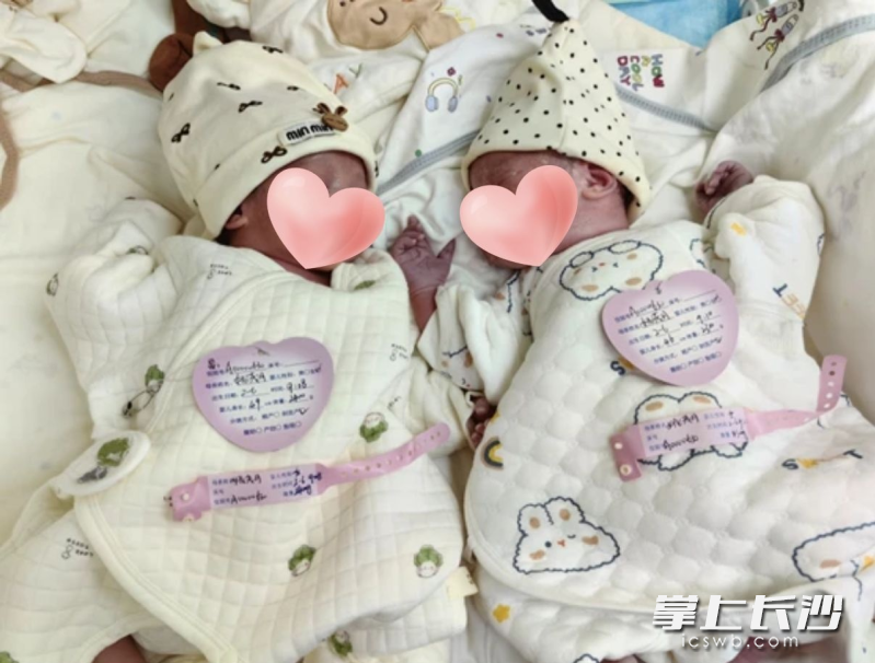 惊险！42岁孕妈怀高风险双胎，脐带绕出3个真结，医生精准施救守护母婴平安