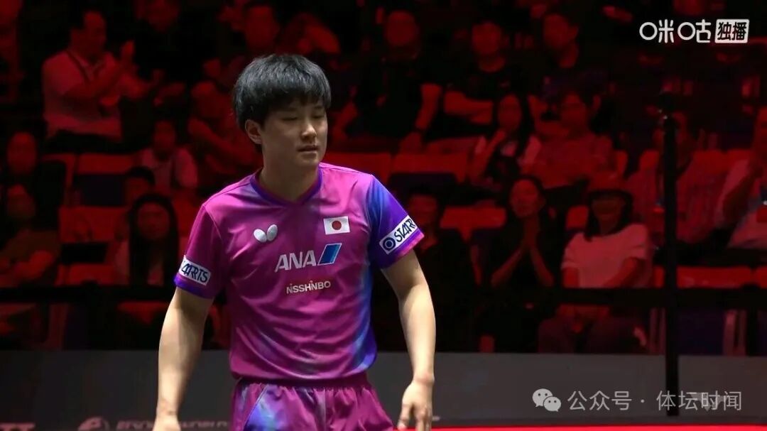 爆大冷!张本智和2-3遭弗朗西斯卡逆转,9连胜纪录终结!决胜局8平后连丢3分