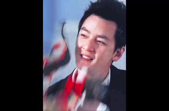 阿祖只是活在父亲的阴影里而已 阿祖投降吧外面全是警察 成龙 吴彦祖