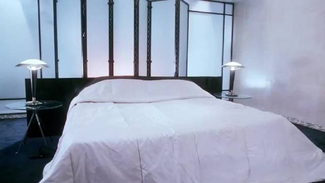 城市猎人里王祖贤一身黑裙同样惊艳