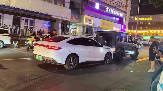 秦王：只要比亚迪拿下奔驰大G，就能一统七国