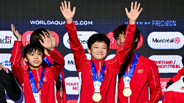 水花消失术！14岁赵仁杰上演完美一跳逆转夺冠，陈若琳乐开了花