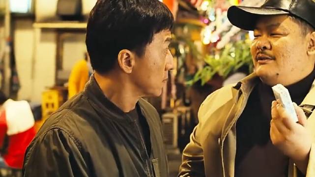 成龙回应农民角色质疑，称多演功夫非凡普通人