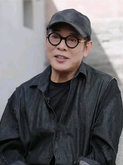 李连杰1亿片酬不敌周星驰饺子自主创收