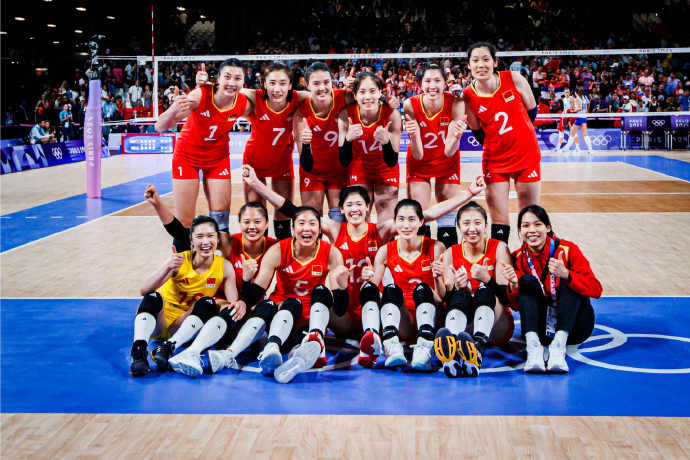 新周期中国女排面临哪些主要挑战和阵容问题？