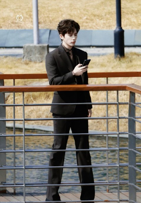 除了“点天灯”，网友对王安宇的“季总”造型还有哪些评价和期待？