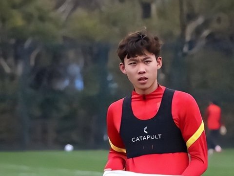 网传金顺凯要加盟泰山，球迷都纷纷辟谣不可信，直言他将留在申花