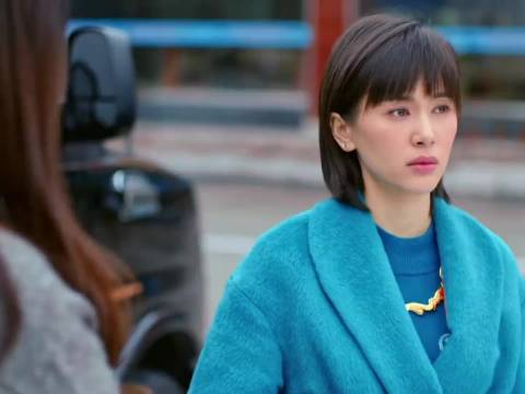 小曲教樊胜美把自己的东西攥在自己手上