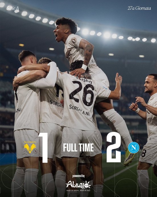 比赛中霍伊伦为那不勒斯打入的闪电进球有什么特别之处？