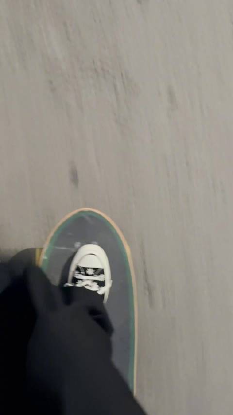 心有山海静而无边，保持清醒与热爱，一路坚定前行