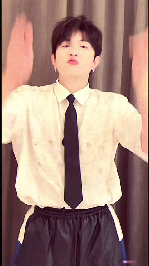 yrz颜人中 帅晕了o(≧v≦)ozzgg