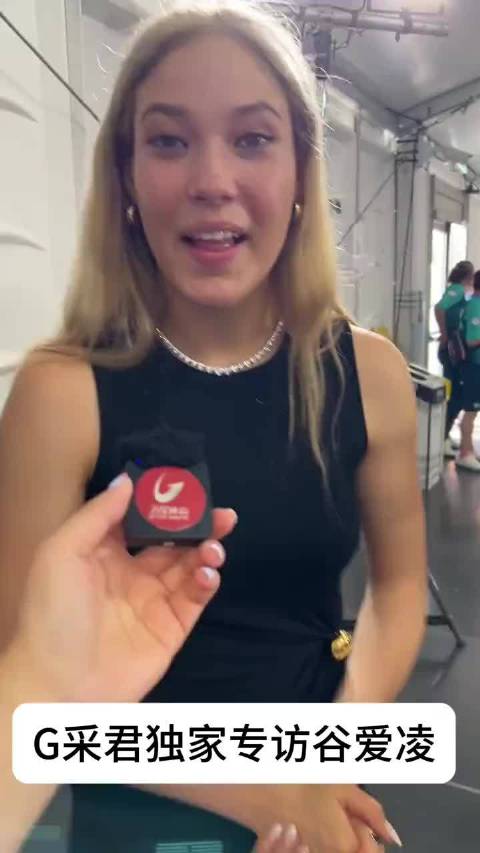 谷爱凌探班全红婵、陈芋汐，现场观摩水花消失术，赛后热情互动