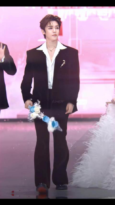 hmh侯明昊陆江来 侯明昊纪伯宰 亮亮走路也太帅了吧