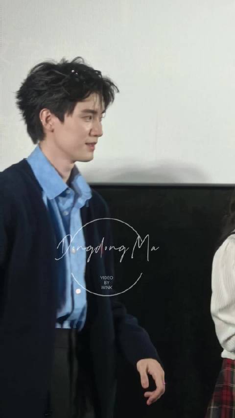 周翊然剧宣生图怼脸状态引关注