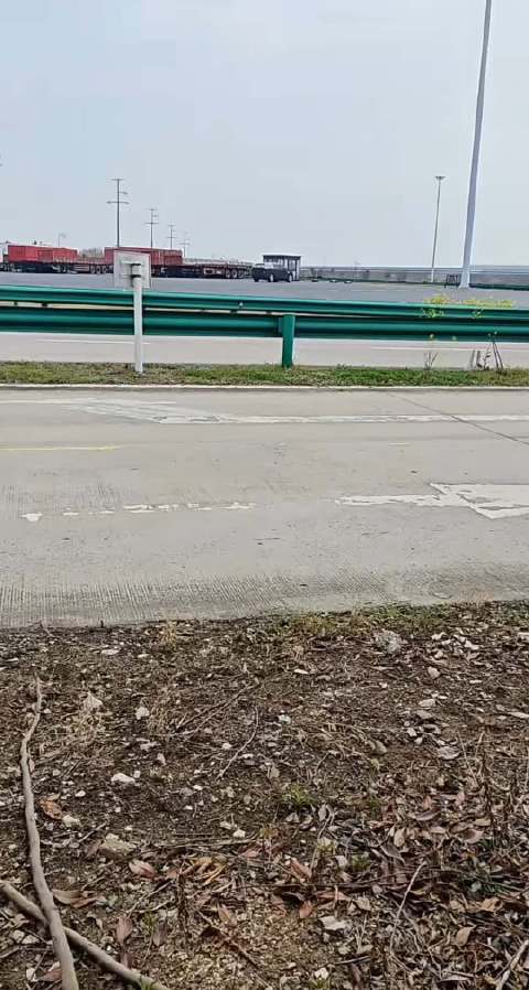 尊界MPV与SUV同框亮相，鸿蒙智行新车或推高均价