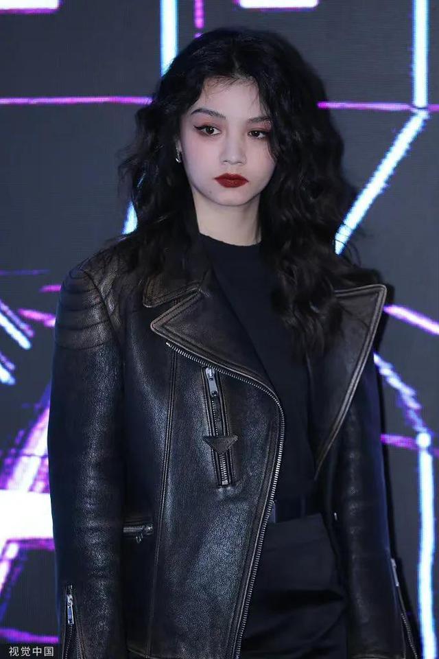 春夏乔欣周翊然出席活动，来看看他们的生图状态