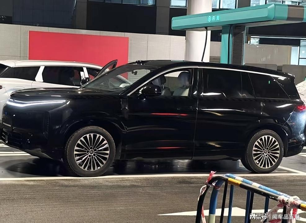 又一款9系SUV！比亚迪“大唐”街头现身，造型大气，尺寸超理想L9