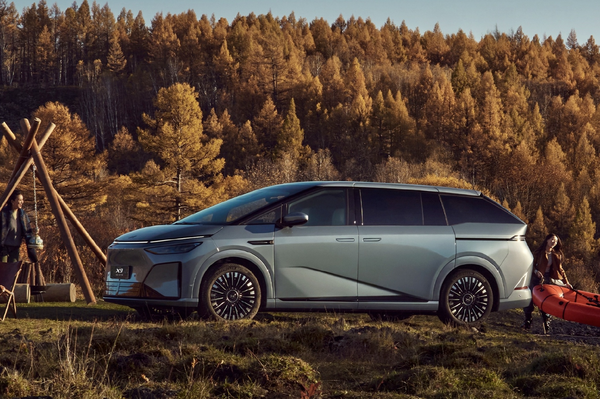 大众成为小鹏第二代VLA首发客户 智驾DeepSeek来了