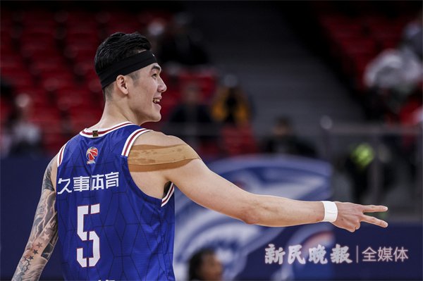 奔“刘”不息的“铮”铮铁汉，他是上海男篮的宝贵财富！