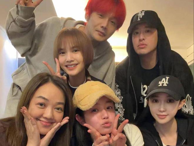 春节都是好友的聚会，陈妍希湾湾过年和杨丞琳潘玮柏两家聚会