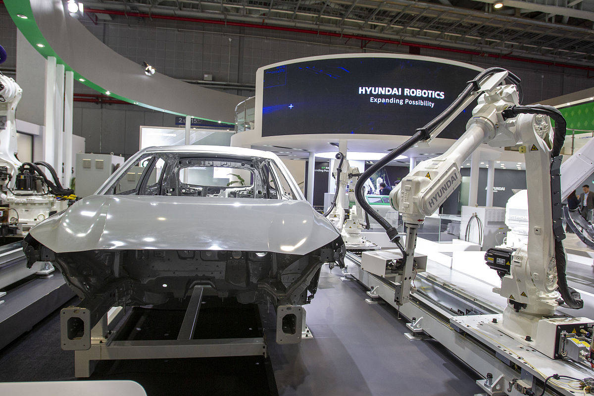 机器人将进入宝马德国工厂打工:欧洲汽车业AI转型的里程碑时刻_生产_制造业_人形