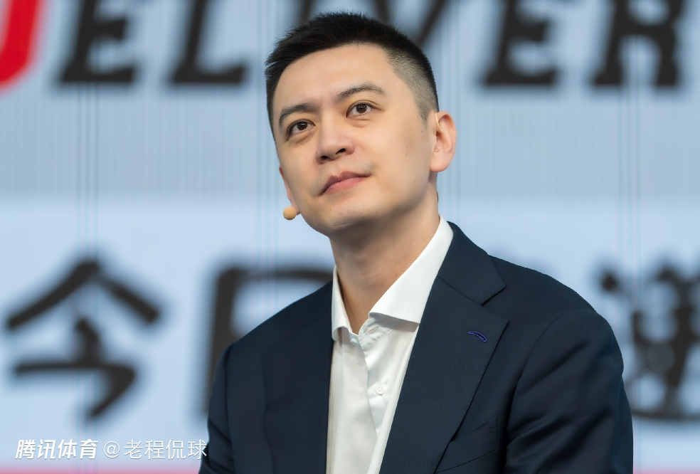 杨鸣回归解说后早上6点起床:希望每个人可以在工作中找到快乐