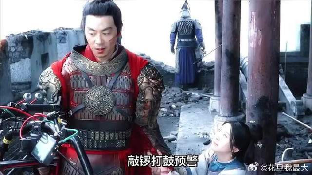 甜到捶墙！朱亚文向涵之《大生意人》名场面，眼神全是牵挂