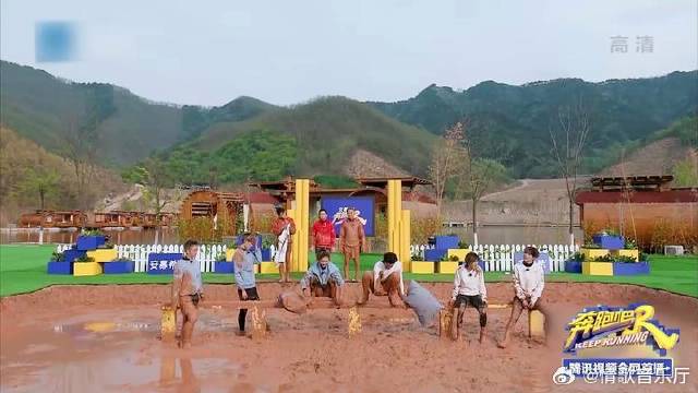 女人何苦为难女人 杨颖宋雨琦泥潭大战，枕头打脸太绝了！