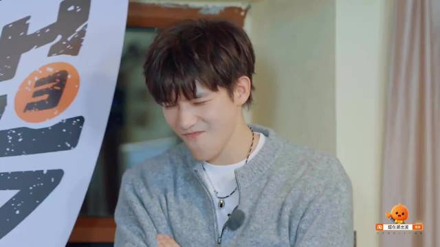 王安宇这方面太权威，一双桃花眼看狗都深情，迷死人了