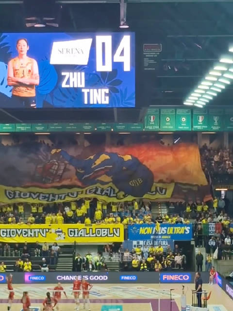 科內利亚诺主场球员出场介绍视频 （一直很想看 ）