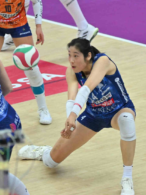 意甲女排科内利亚诺3比1胜阿西齐奥，朱婷20分哈克35分