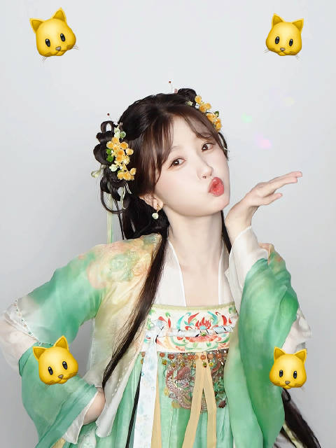 虞书欣云初虞书欣彩带的另一个意义是宣誓未到场的我们