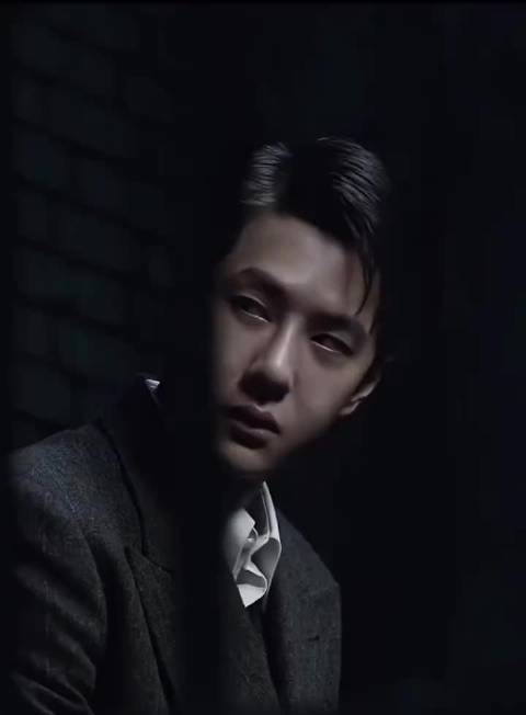 王一博超爱这段里面王一博对叶先生的诠释方式，而且还太帅了太有魅力了