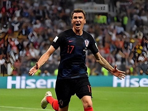 鲁能热身赛惨败申花，他是鲁能本土球员唯一亮点，赢得点赞